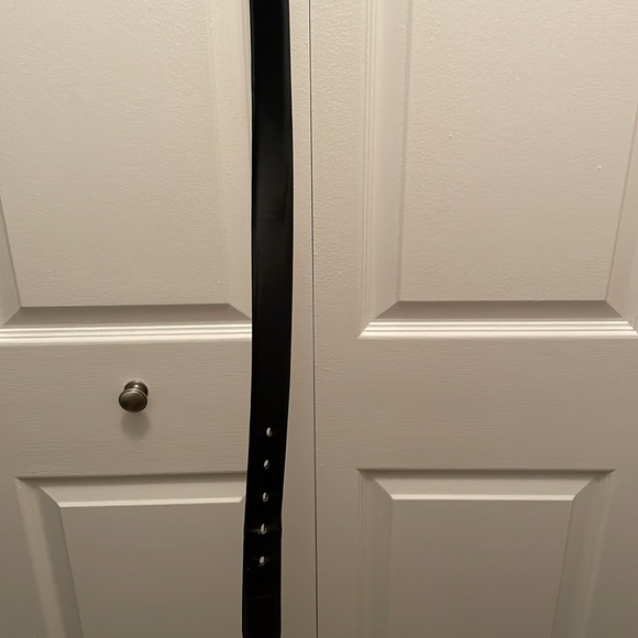 Men’s Black Leather Belt - Picture 2 of 3